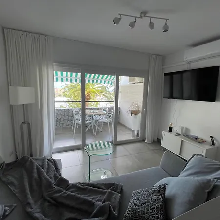 Palm Tree View * マスパロマス