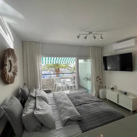 Palm Tree View דירה